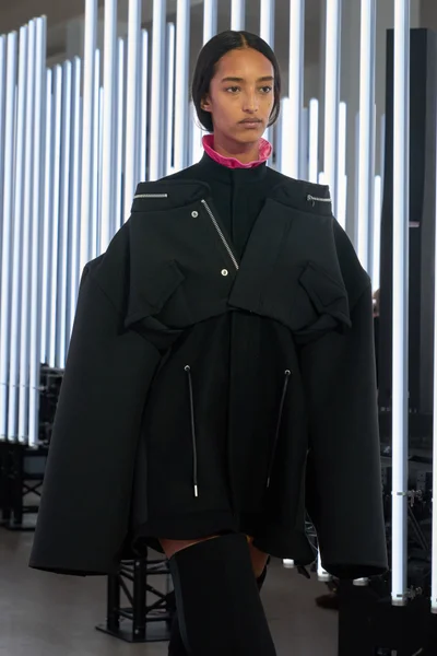 Look 1